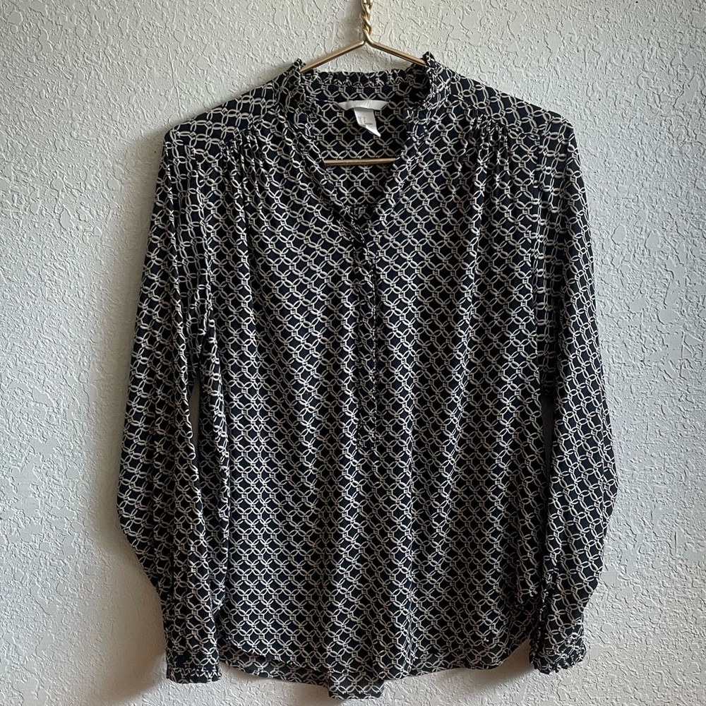 H&M LONG SLEEVE BLOUSE BLACK WITH GOLD CHAIN PATTERN